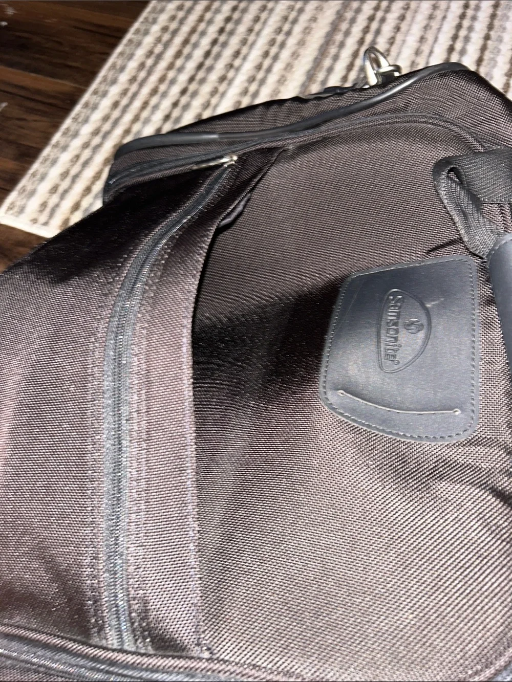 Samsonite Black Laptop Messenger Bag with Shoulder Strap carry on bag holder